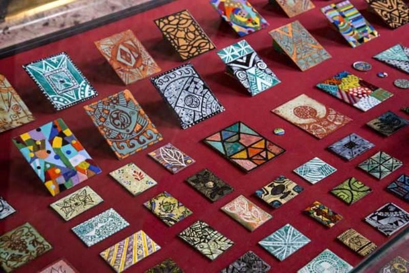 Выставка «Волшебные краски стекла и огня» Выставка «Волшебные краски стекла и огня»