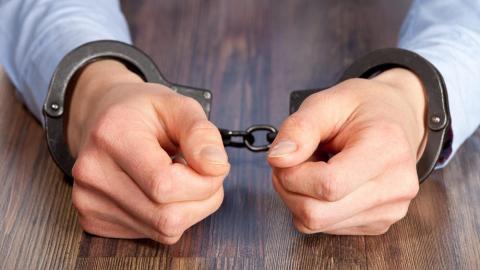 В Оренбурге двое студентов через «закладки» пытались сбыть наркотики