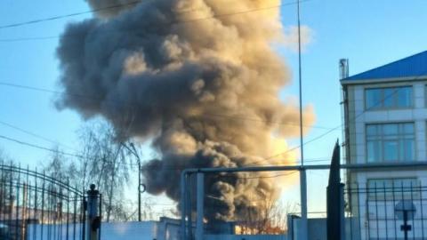 На Терешковой горело здание со спецтехникой на площади 250 кв. м