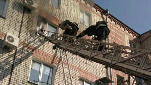 В Бузулуке пожарные спасли ребенка из горящей пятиэтажки 