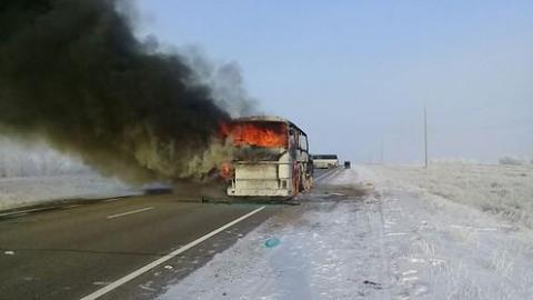 В Актюбинском районе сгорел пассажирский автобус: погибли 52 человека