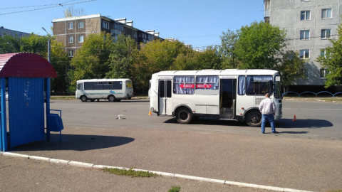 В Оренбурге выпавшая из ПАЗа пенсионерка сломала бедро