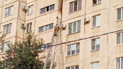 В Оренбурге при пожаре в 9-этажном доме спасены десять человек