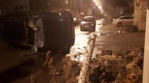 В Оренбурге ночью пьяный водитель въехал в опору теплотрассы 