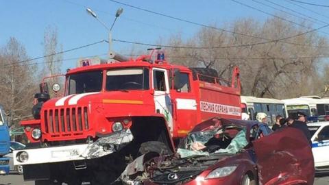  «Мазда», попавшая в смертельное ДТП, не уступила дорогу машине с включенным спецсигналом