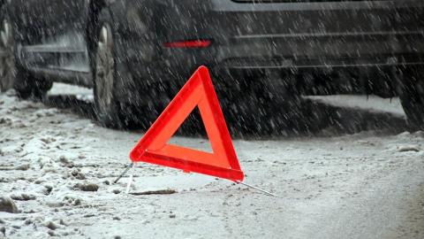 В Оренбурге в ДТП на пр. Победы пострадали водитель и пассажир ВАЗа