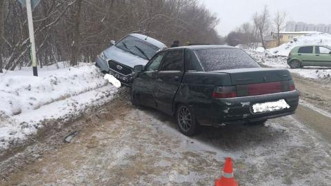 В Оренбурге на ул. Уральской в тройном ДТП пострадал человек