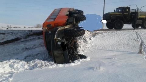 В Октябрьском районе водитель автобуса «Урал» не справился с управлением и вылетел в кювет