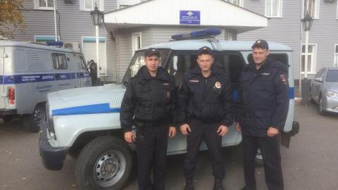 Полицейские Бузулука спасли мужчину из горящего дома
