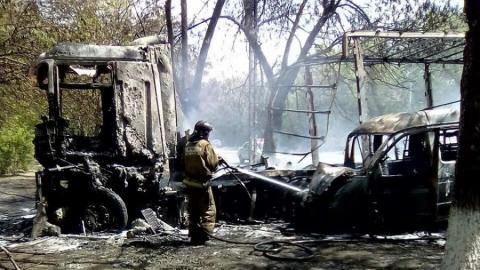В Орске на Мира после столкновения сгорели ГАЗ и фура