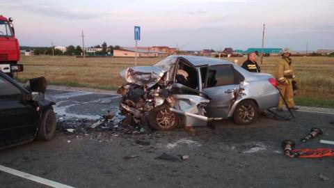 В Соль-Илецком ГО при лобовом столкновении двух автомобилей погибли 2 человека