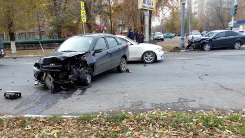 В аварии рядом с ЖД вокзалом серьёзно пострадал водитель