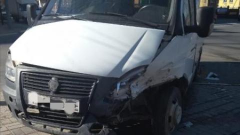 В Оренбурге начинающий водитель не уступил дорогу автобусу