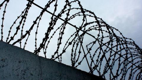 Начальника исправительной колонии в Акбулаке подозревают в превышении должностных полномочий