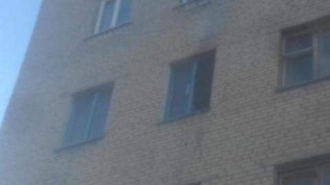 В Оренбуржье пожарные эвакуировали 26 человек из горящего дома 