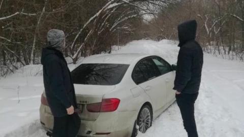  В п. Нежинка двое студентов предлагали детям прокатиться на авто