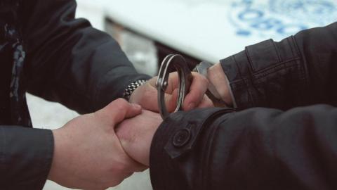 В Оренбурге полицейские задержали мужчину за хранение синтетических наркотиков