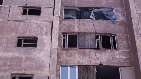 Пострадавший при взрыве бытового газа в Новорудном мужчина скончался