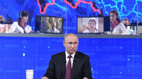 На прямой линии оренбуржцы Президенту задали вопрос о школе в Соль-Илецком районе
