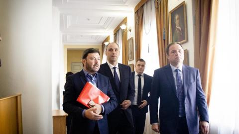 ВРИО губернатора Оренбуржья Дениса Паслера представили Правительству области