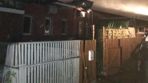 В частном доме на Яицкой при пожаре чуть не взорвались газовые баллоны В частном доме на Яицкой при пожаре чуть не взорвались газовые баллоны