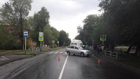 В Орске 19-летний водитель сбил двоих детей на переходе