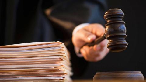 Устроивший дебош на борту самолета иностранец отправится в колонию