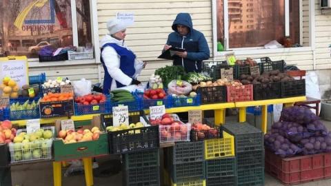 В Оренбурге еженедельно выявляют места несанкционированной торговли   