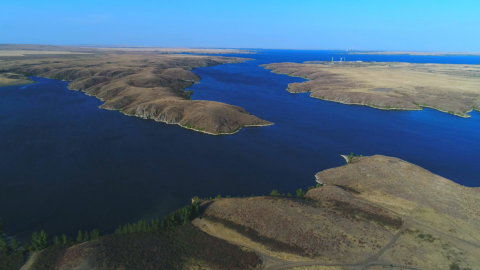 На Ириклинском водохранилище спасли двух человек