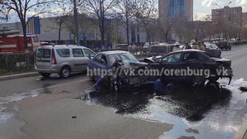 В ДТП на улице Чкалова столкнулись шесть автомобилей