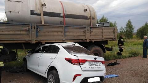 KIA и КамАЗ утром попали в аварию в Бузулукском районе