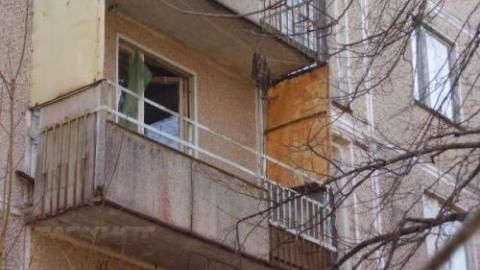 В Медногорске мужчина впал в кому после падения с балкона