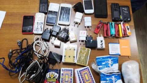 Оперативники УФСИН пресекли передачу 41 мобильника в колонию