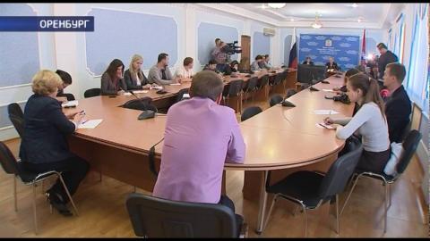 Посмотреть В областной избирательной комиссии сегодня подвели итоги прошедших накануне выборов в Государственную Думу и областной парламент