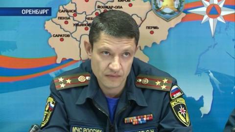 Посмотреть Дороги области очищают от снега более 500 единиц техники