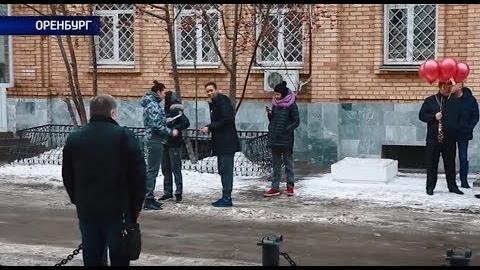 Посмотреть Баскетболистки оренбургской «Надежды» проголосовали на выборах президента России