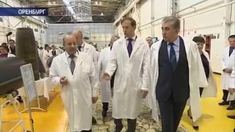 Посмотреть Министры Антон Мантуров и Денис Силуанов побывали сборочном цехе ПО «Стрела»