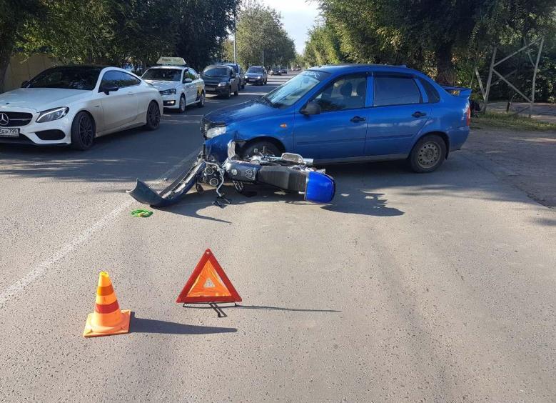 В Оренбурге водитель ВАЗа не уступил дорогу несовершеннолетнему мотоциклисту В Оренбурге водитель ВАЗа не уступил дорогу несовершеннолетнему мотоциклисту