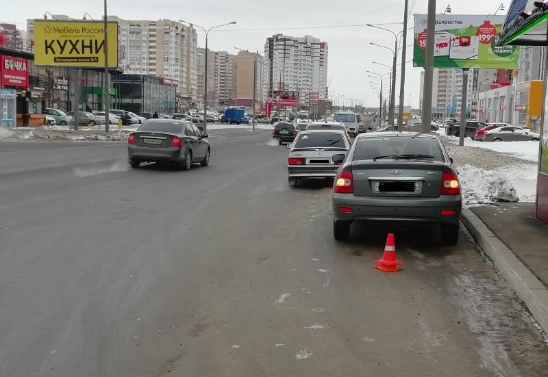 На Салмышской автоледи сбила несовершеннолетнюю На Салмышской автоледи сбила несовершеннолетнюю
