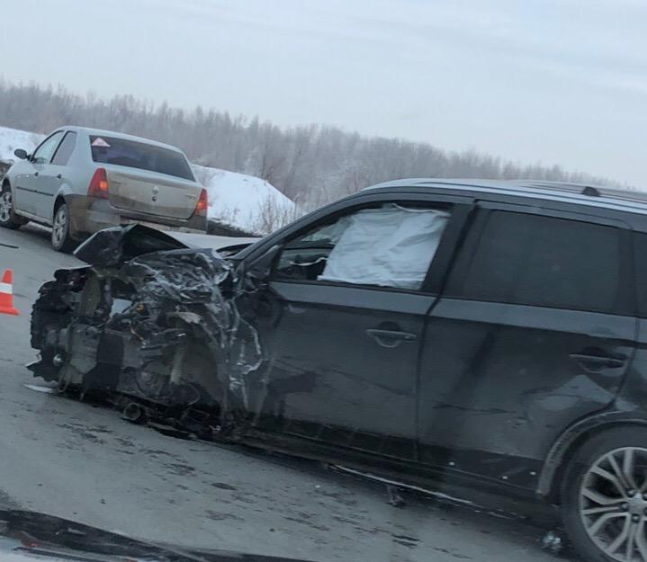 В Оренбурге из-за аварии на Загородном шоссе парализовало движение В Оренбурге из-за аварии на Загородном шоссе парализовало движение