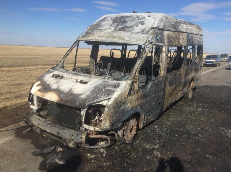 В Оренбуржье на ходу загорелся пассажирский микроавтобус В Оренбуржье на ходу загорелся пассажирский микроавтобус