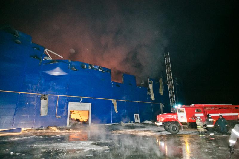 В Оренбуржье горел цинковальный завод В Оренбуржье горел цинковальный завод