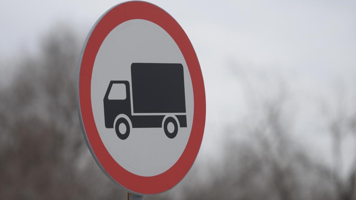 В Оренбурге временно ограничат движение большегрузов В Оренбурге временно ограничат движение большегрузов