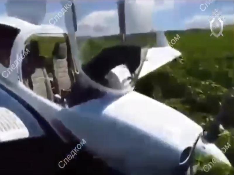 В Бугуруслане совершил экстренную посадку самолет летного училища В Бугуруслане совершил экстренную посадку самолет летного училища