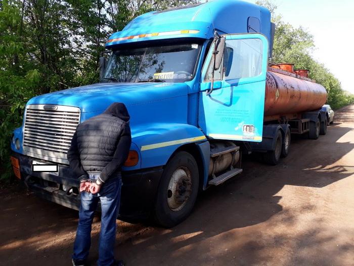 Оренбургские силовики задержали похитителей нефти Оренбургские силовики задержали похитителей нефти